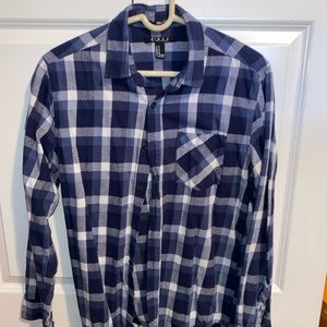 Men’s flannel (men’s medium)